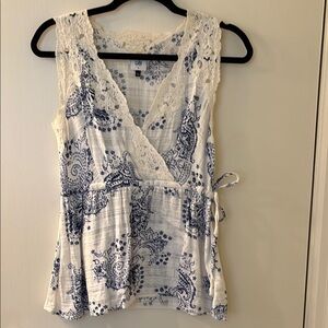 Cabi Blue and White Veranda Blouse with Lace Trim Size Small